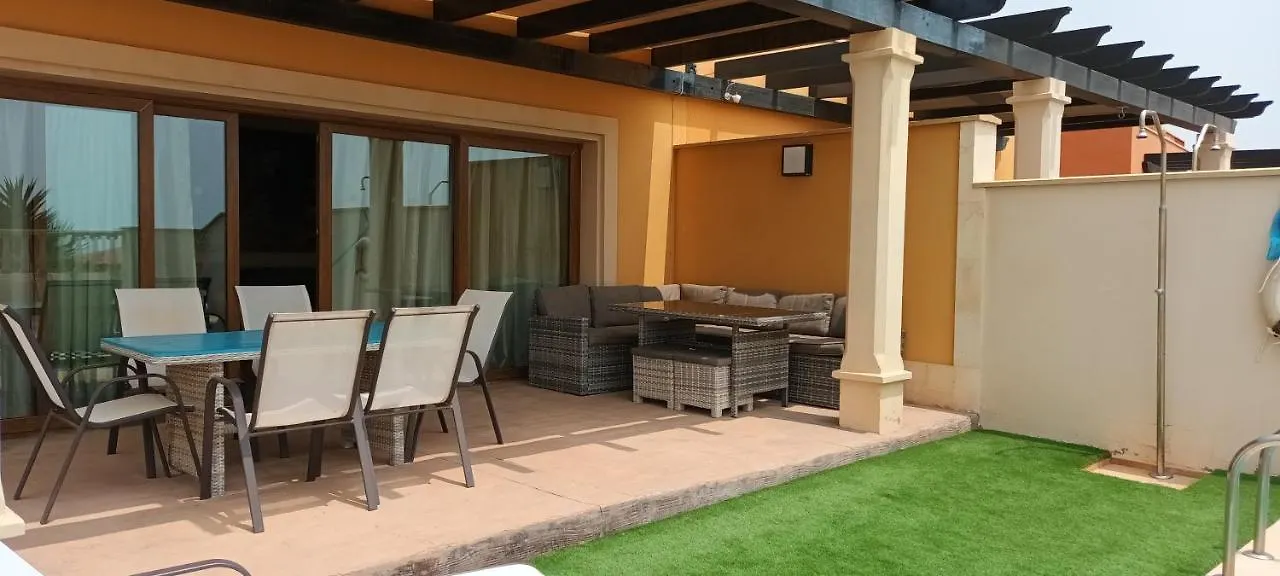 Beautiful, Spacious Villa, Heated Pool, Sleeps Eight, With Quality Furnishings Caleta De Fuste 0*,