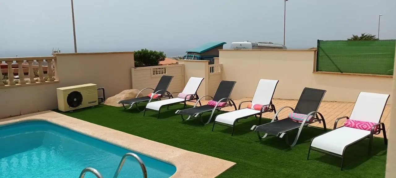 Beautiful, Spacious Villa, Heated Pool, Sleeps Eight, With Quality Furnishings Caleta De Fuste