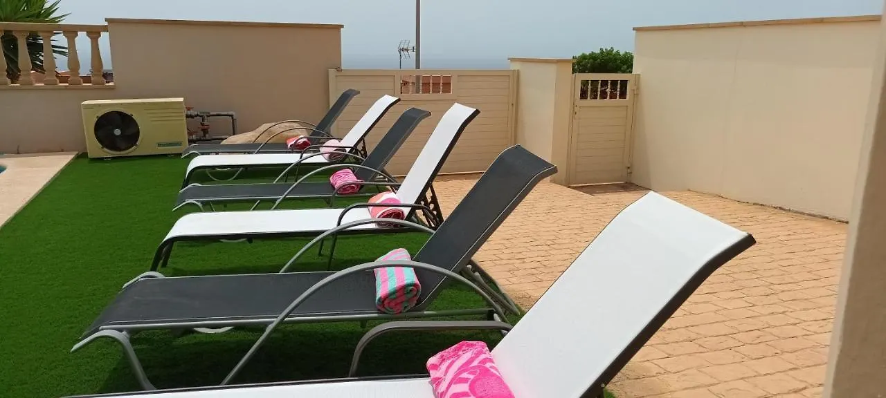 Beautiful, Spacious Villa, Heated Pool, Sleeps Eight, With Quality Furnishings Caleta De Fuste Villa